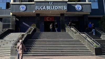 Buca Belediyesi'ne y&ouml;nelik soruşturmada G&ouml;rkem Duman ile 41 ş&uuml;pheli tutuklandı