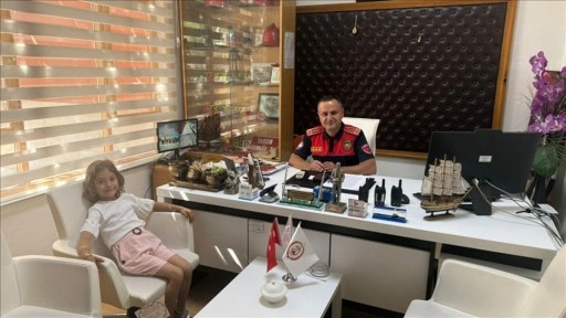 Burdur'da çıkan yangının 112'ye bildirilmesini sağlayan 5 yaşındaki çocuk ödüllendirildi