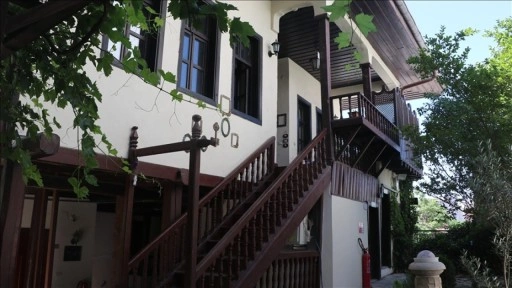 Burdur'da tarihi konakta bağımlılıkla mücadele ediliyor