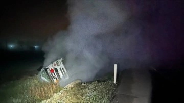 Burdur'da LPG yüklü tanker devrildi, yol ulaşıma kapatıldı