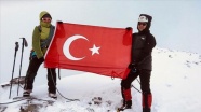 Bursa&#039;da 4 arkadaş iklim değişikliğine dikkat çekmek için dağlara tırmanıyor