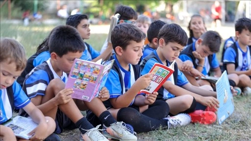 Bursa'da geleceğin futbolcuları kitap okumadan sahaya çıkmıyor