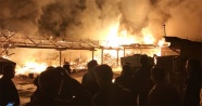 Bursa’da kereste fabrikası ve yanındaki ev alev alev yandı