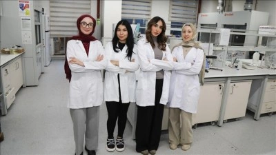 Bursa'da &uuml;niversite &ouml;ğrencileri nişasta atıklarından ambalaj filmi &uuml;retti