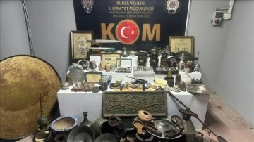 Bursa'da evinde çok sayıda tarihi eser ele geçirilen şüpheli yakalandı
