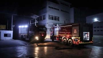 Bursa'da lüks araç firmasının bakım servisinde çıkan yangın söndürüldü