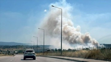 Bursa'da makilik alanda &ccedil;ıkan yangın kamp&uuml;steki ormana sı&ccedil;radı