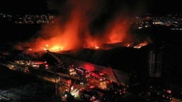 Bursa'da sanayi bölgesindeki yangın kontrol altına alındı