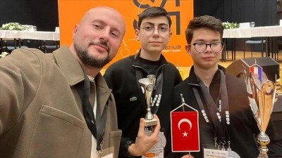 Bursalı lise &ouml;ğrencileri robotik yarışmasında d&uuml;nya ikincisi oldu