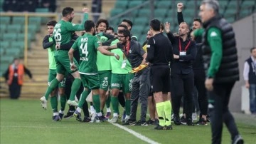 Bursaspor ligde kalma umutları için 'kritik virajda' galibiyet hedefliyor