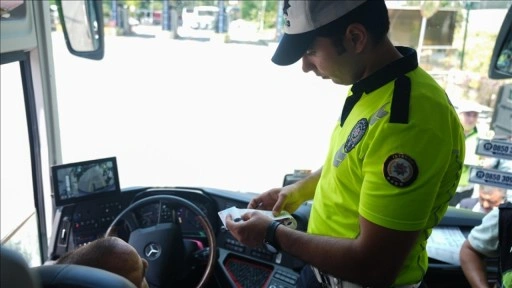 Büyük İstanbul Otogarı'nda polis ekiplerinin bayram denetimi sürüyor