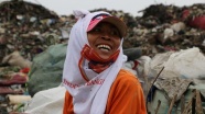Cakarta&#39;nın dev çöplüğünde yaşama mücadelesi