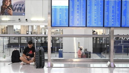 California’da hava yolu çalışanlarının protestosu, Şükran Günü trafiğini durma noktasına getirdi