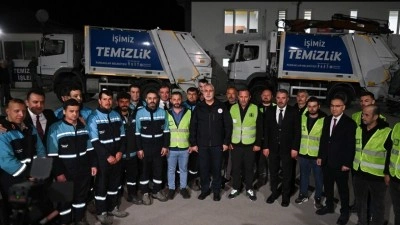 &Ccedil;alışma ve Sosyal G&uuml;venlik Bakanı Işıkhan, 1 Mayıs'ı iş&ccedil;ilerle karşıladı