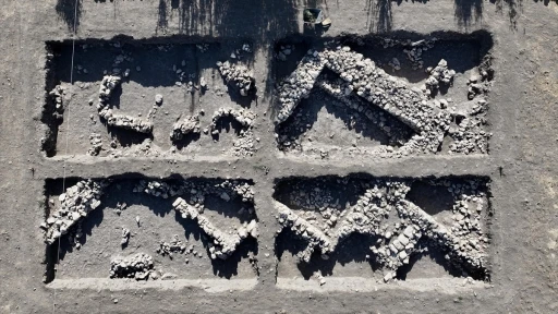 Çaltılar Höyük'teki kazı çalışması, 5300 yıl öncesi yaşantıya ışık tutuyor