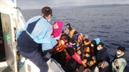 Çanakkale açıklarında Yunanistan unsurlarınca geri itilen 110 düzensiz göçmen kurtarıldı