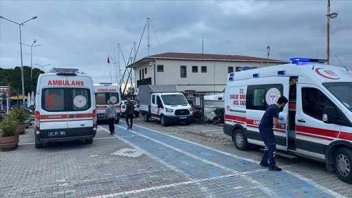 Çanakkale'de düzensiz göçmenleri taşıyan bot battı