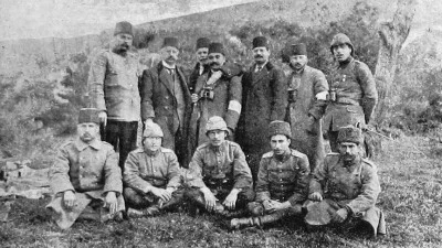 &Ccedil;anakkale'de harp muhabirleri cephe gerisinde tarihe not d&uuml;şt&uuml;