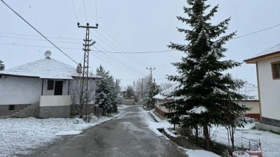 &Ccedil;ankırı, Karab&uuml;k, Bolu ve &Ccedil;orum'un y&uuml;ksek kesimlerine kar yağdı