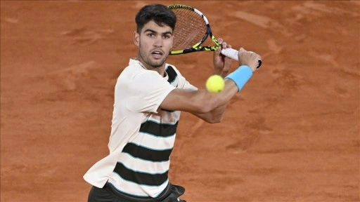 Carlos Alcaraz, Fransa Açık'ta yarı finale yükseldi
