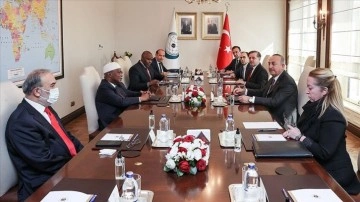 Çavuşoğlu, İİT Genel Sekreteri ve Nijerya Cumhurbaşkanlığı Özel Temsilcisi ile görüştü