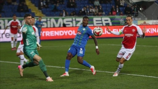 Çaykur Rizespor, konuk ettiği Fatih Karagümrük'ü yendi