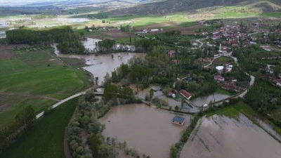 &Ccedil;ekerek Irmağı'nın neden oldu taşkınlar dronla g&ouml;r&uuml;nt&uuml;lendi