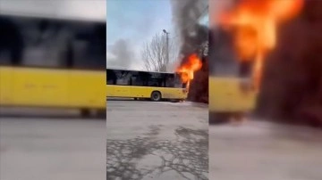 Çekmeköy'de park halindeki İETT otobüsünde çıkan yangın söndürüldü