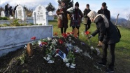 Ceren Özdemir&#039;i doğum gününde sevenleri mezarını ziyaret etti
