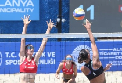 CEV Plaj Voleybolu Milletler Kupası T&uuml;rkiye etabı, Alanya'da devam ediyor