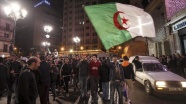 Cezayir'de parlamento Buteflika'nın istifası için toplanacak