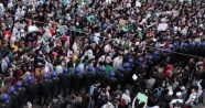 Cezayir'de savaş gazileri protestoları destekliyor