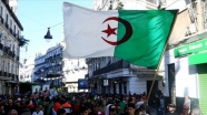 Cezayir halkı 'Buteflika kalıntıları' gitmeden seçim istemiyor