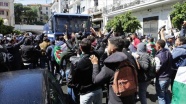Cezayir hükümetinden 'kaos' uyarısı