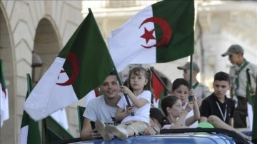 Cezayir'de bağımsızlığın 61. yıl dönümü çeşitli etkinliklerle kutlandı