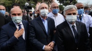 CHP Genel Başkanı Kılıçdaroğlu, İzmir&#39;de imar değişikliklerine tepkili mahalle sakinleriyle görüştü