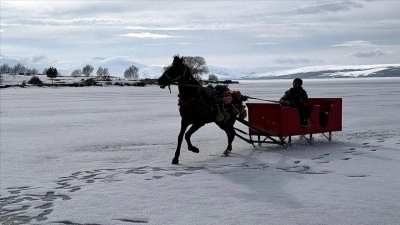 &Ccedil;ıldır G&ouml;l&uuml;'nde atlı kızak sezonu tamamlandı