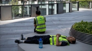 Çin aşırı sıcaklar nedeniyle açık alanda çalışmayı yasakladı