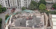 Çin&#39;de çöken binada 5 kişi öldü