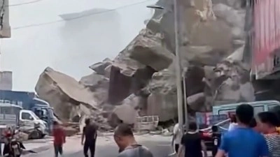 &Ccedil;in'in g&uuml;neybatısındaki &Ccedil;ong&ccedil;ing'de heyelan meydana geldi