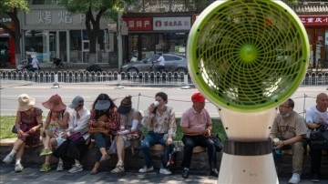 Çin'de aşırı sıcaklar nedeniyle hava saldırıları için yapılmış sığınaklar halkın kullanımına aç