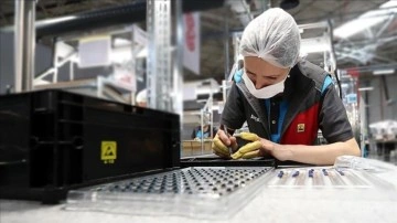 Çin'de iPhone fabrikasının işçileri, karantinayı ve ertelenen ödemeleri protesto etti