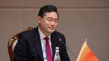Çin'de kayıp eski Dışişleri Bakanı'nın, meclis üyeliğinden "istifa ettiği" duyur