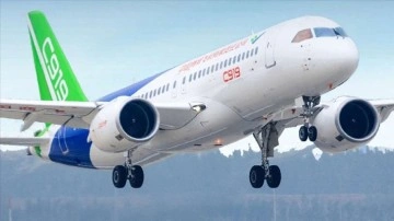 Çin'in yerli yolcu uçağı "C919"un ilk teslimatı yapıldı