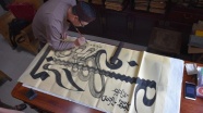 Çinli Müslüman hattat yüzlerce yılllık sanatı yaşatıyor