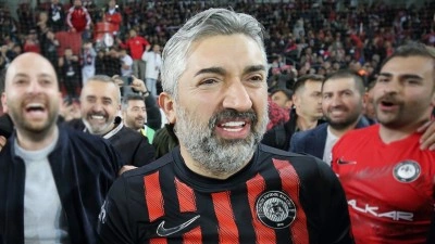 &Ccedil;orum Belediyesinden Arca &Ccedil;orum FK Başkanı Savaş Bal&ccedil;ık'a "fahri hemşehrilik beratı"