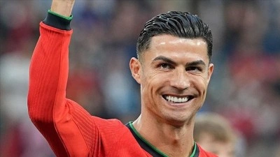 Cristiano Ronaldo, Almeria Kul&uuml;b&uuml;n&uuml;n y&uuml;zde 25'lik hissesini satın aldı