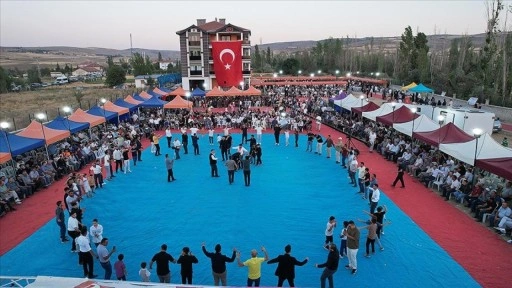 Çubuk'ta festival havasında geleneksel Türkmen düğünü