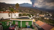 Cumbre Vieja Yanardağı&#039;nın lavları La Palma Adası&#039;ndaki riskleri artırıyor