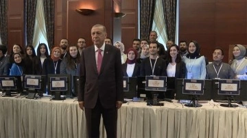 Cumhurbaşkanı Erdoğan, AK Parti Genel Merkezi'ndeki Seçim Koordinasyon Merkezi'ni ziyaret